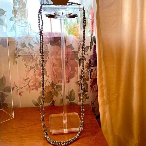 Two 17 inch strands of natural grey jasper beads necklace - Picture 3 of 6